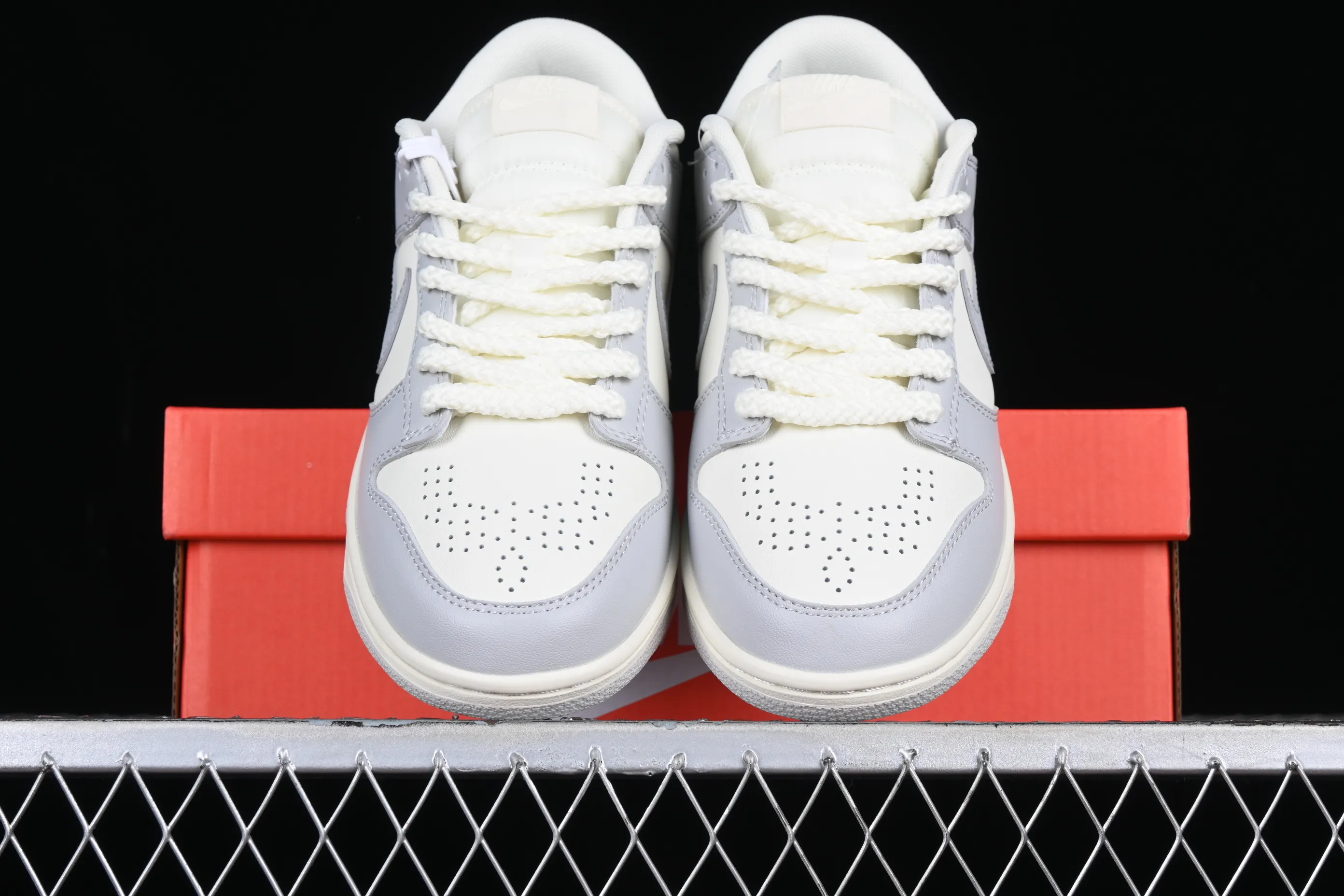 All categories Nk SB Dunk series Nk SB Dunk Low low-top sneakers N version Nk Dunk Low "Needlework" embossed gray SB low-top sports and leisure sneakers FJ4553-133